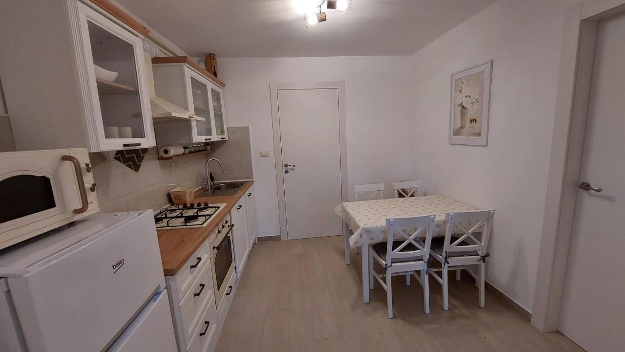 Apartma Rizana Dekani Bagian luar foto