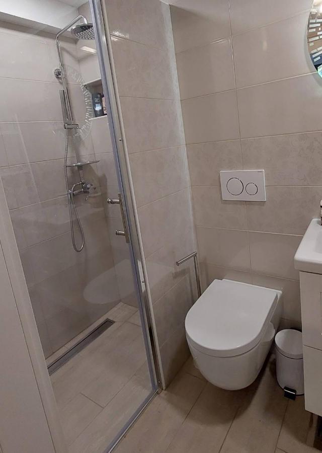 Apartma Rizana Dekani Bagian luar foto
