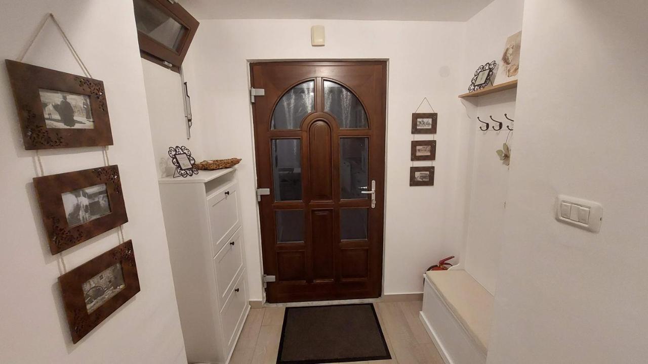 Apartma Rizana Dekani Bagian luar foto